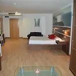 Odeon 4*