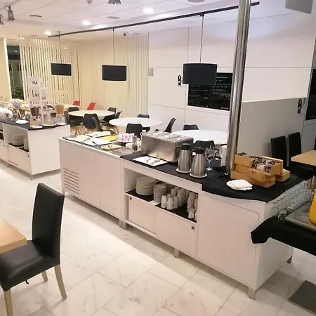 ホテル Odeon 4*