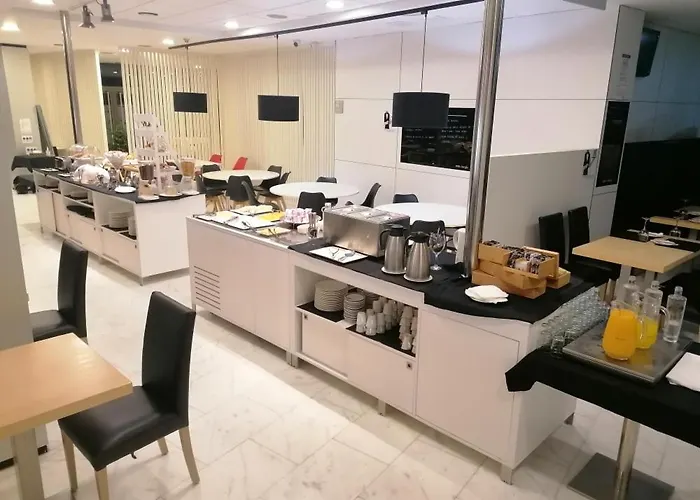 Отель Odeon 4*